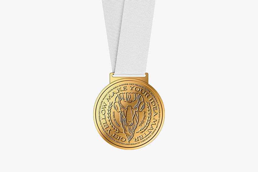 موکاپ مدال طلا لایه باز